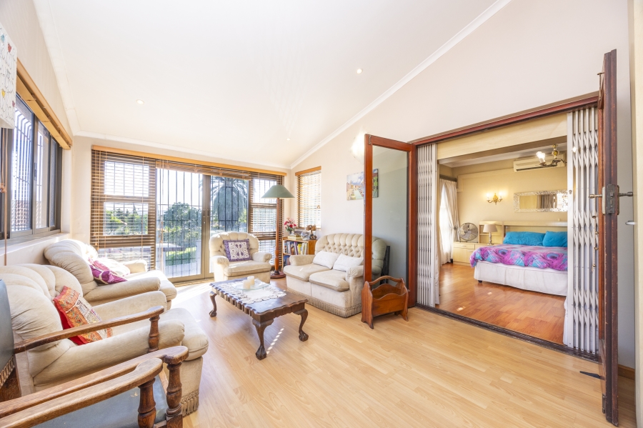 6 Bedroom Property for Sale in Plattekloof 1 Western Cape